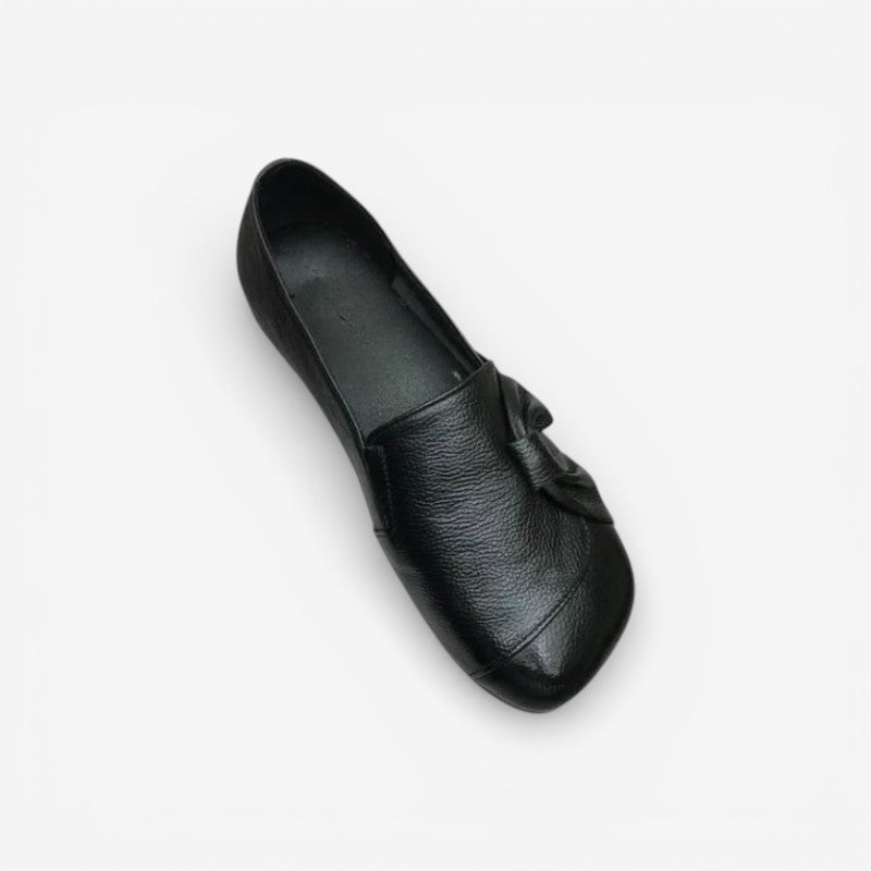 Zoe – Round Toe Shoes with Slip On Design