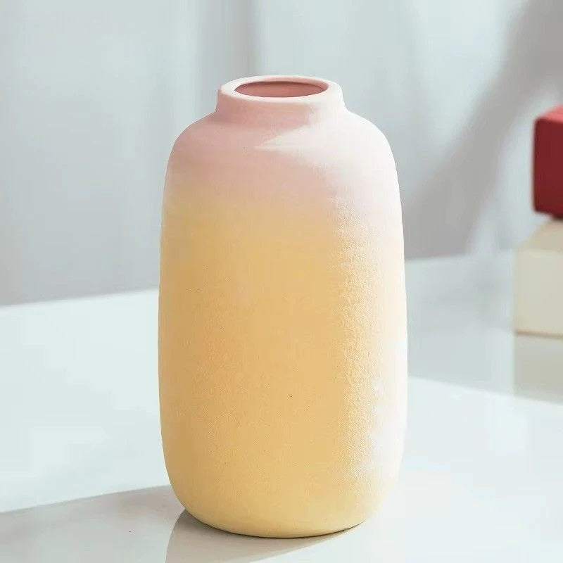 StrucTura – Decorative Vase with Geometric Design