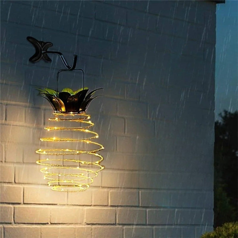 SolarPine – Decoratieve LED Lamp met Zonne-ananas Ontwerp Velani