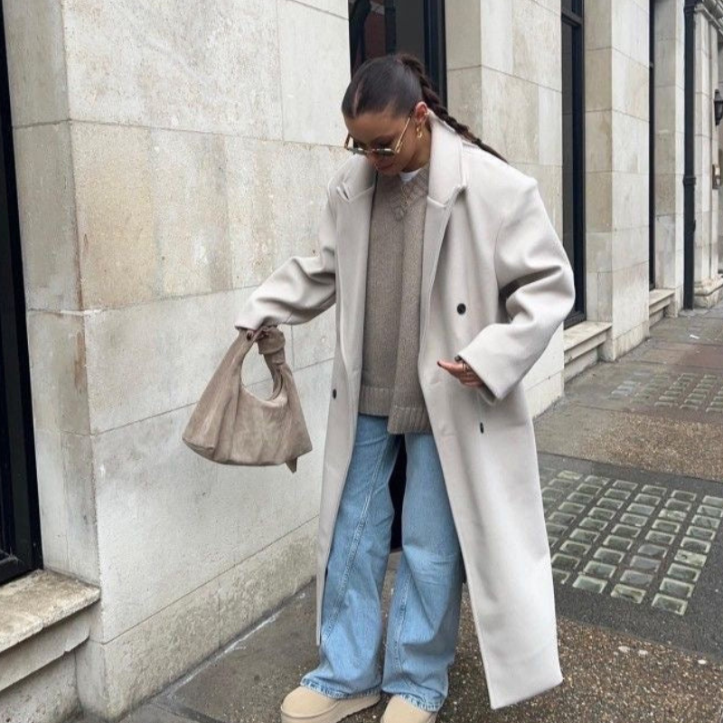 Ashley – Jas met Reverskraag Lang Model Doorknoopsluiting en Lange Mouwen Velani