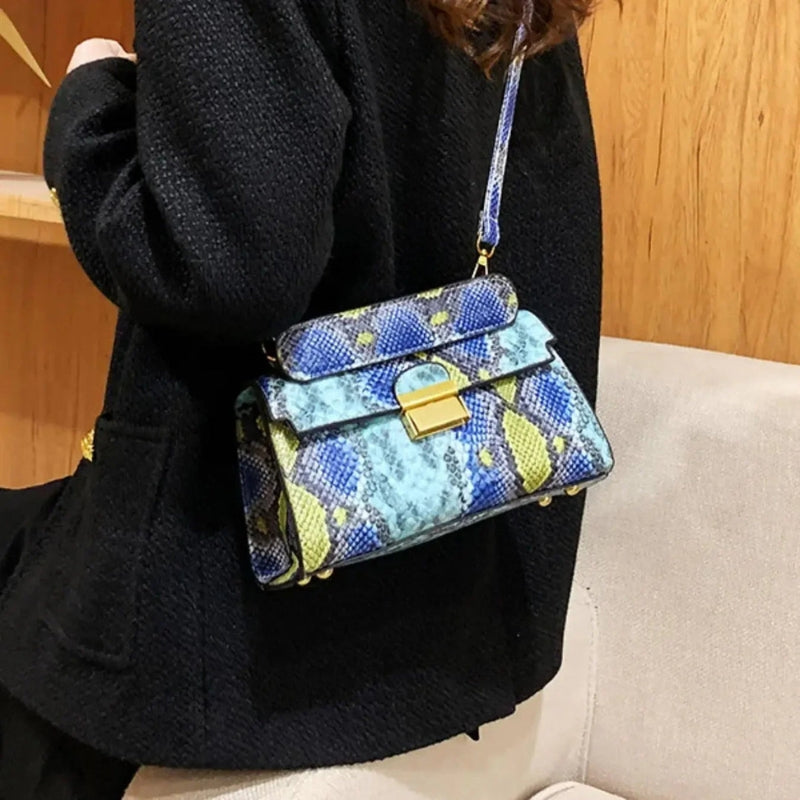 Bella – Handbag with Adjustable Shoulder Strap and Print