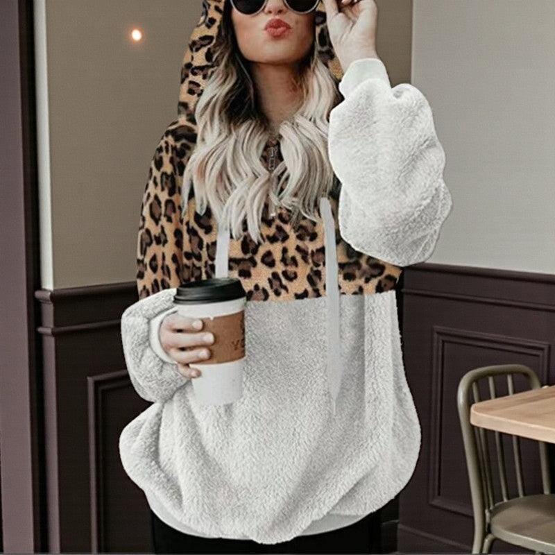Mia – Hoodie Sweater with Pockets and Leopard Design