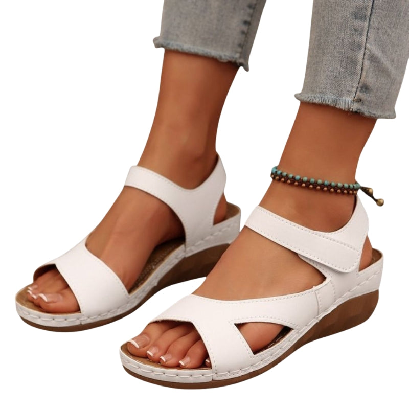Amelie – Sandalen met Dikke Zool en Verstelbare Bandjes Velani
