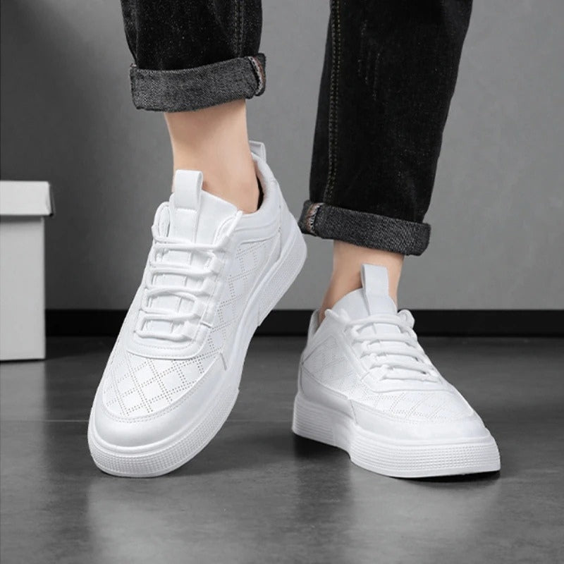 David – Sneakers with Adjustable Lace Up and Zigzag Pattern Design