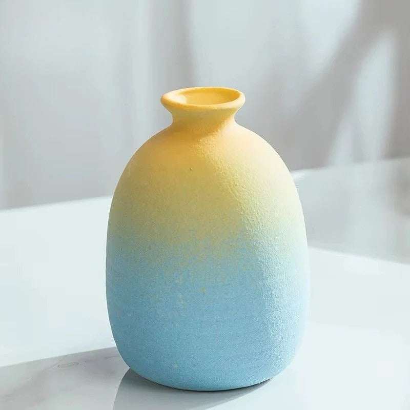 StrucTura – Decorative Vase with Geometric Design