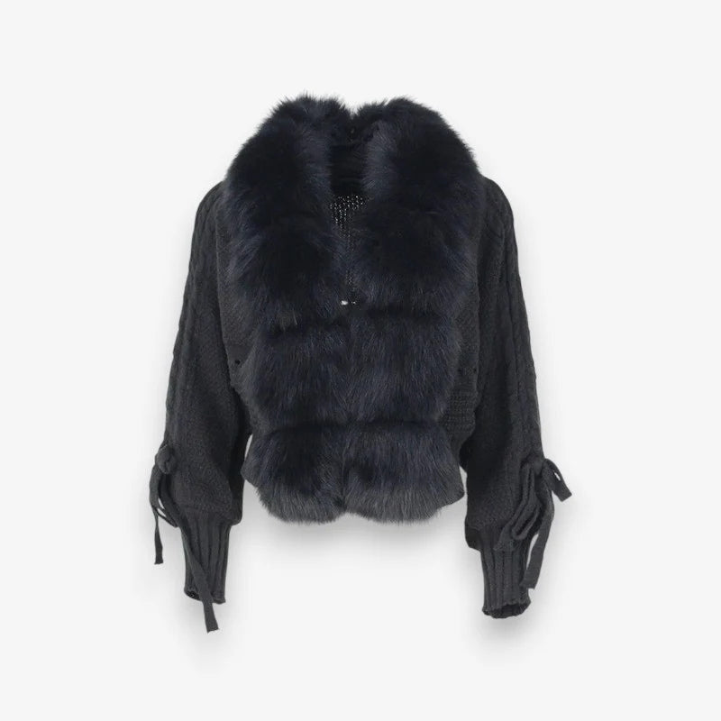 Sophia – Oversized Coat with Long Sleeves and Fur Collar
