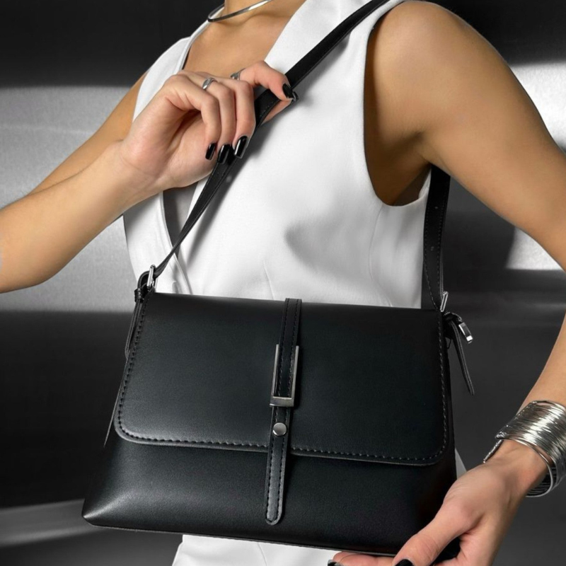 Olivia – Women's Bag with Buckle Closure & Adjustable Shoulder Strap