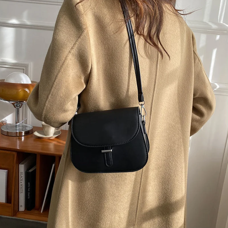 Delilah – Crossbody Bag with Adjustable Strap & Buckle Closure