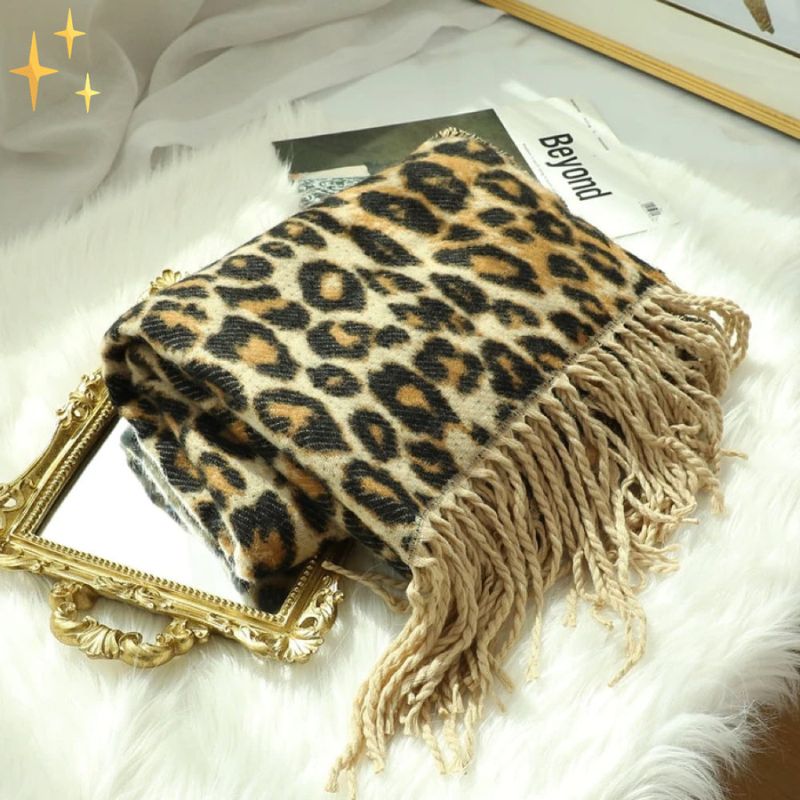 Women Knitted Leopard Print Scarf
