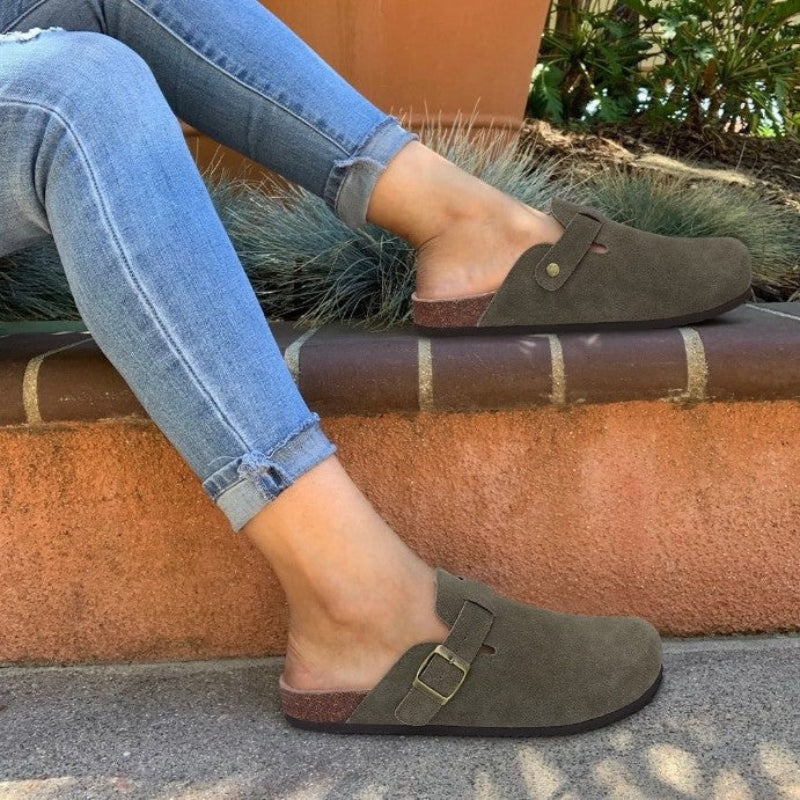 Charlie – Half Covered Slip-On Slippers with Adjustable Buckle