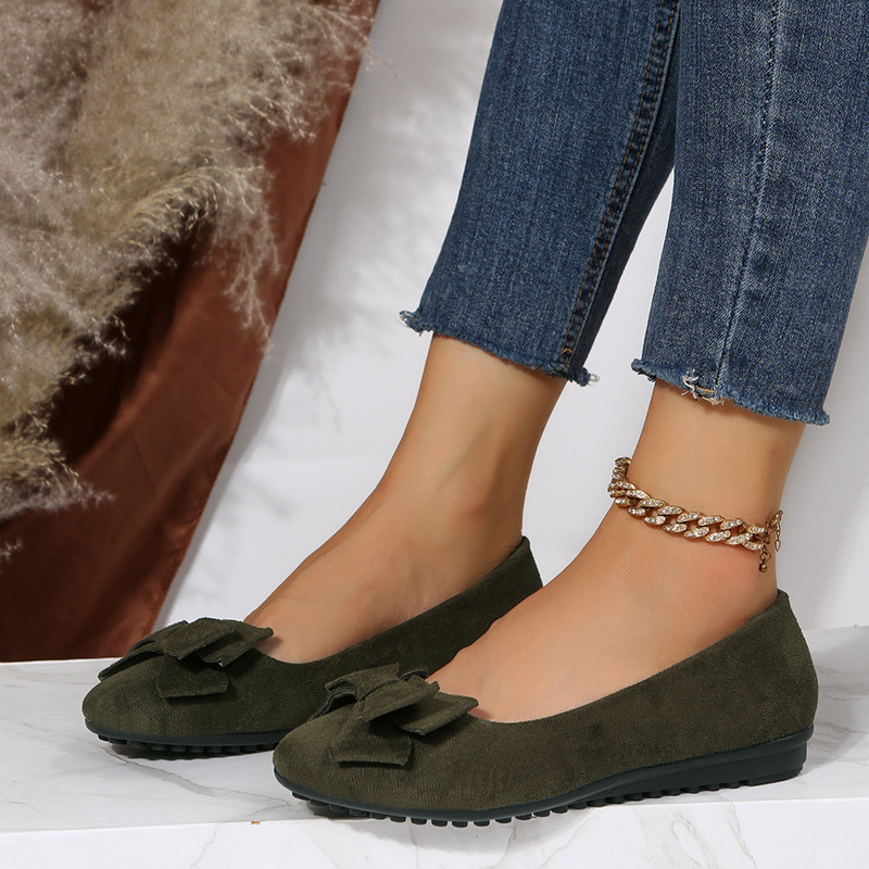 Women’s Slip-On Ballet Flats with Round Toe and Bow Detail