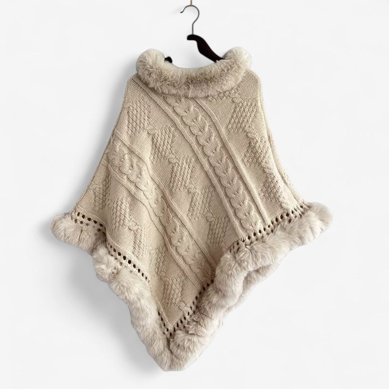 Mira – Loose Fitting Sweater with Cable Knit and Fur Trim