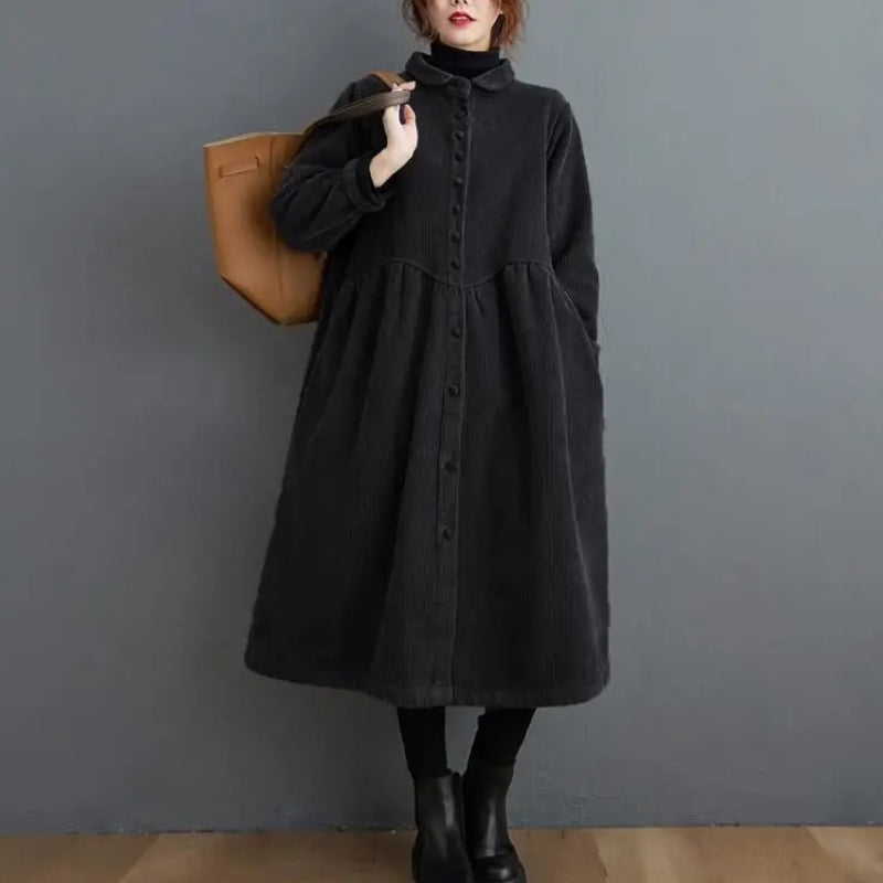 Evelyn – Long Coat with a Wrap Collar and Button Closure