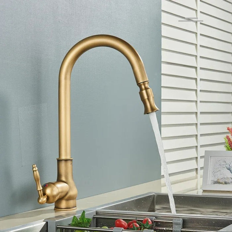 BrassEase – Keukenkraan in Antiek Messing met Verstelbare Kraan Velani