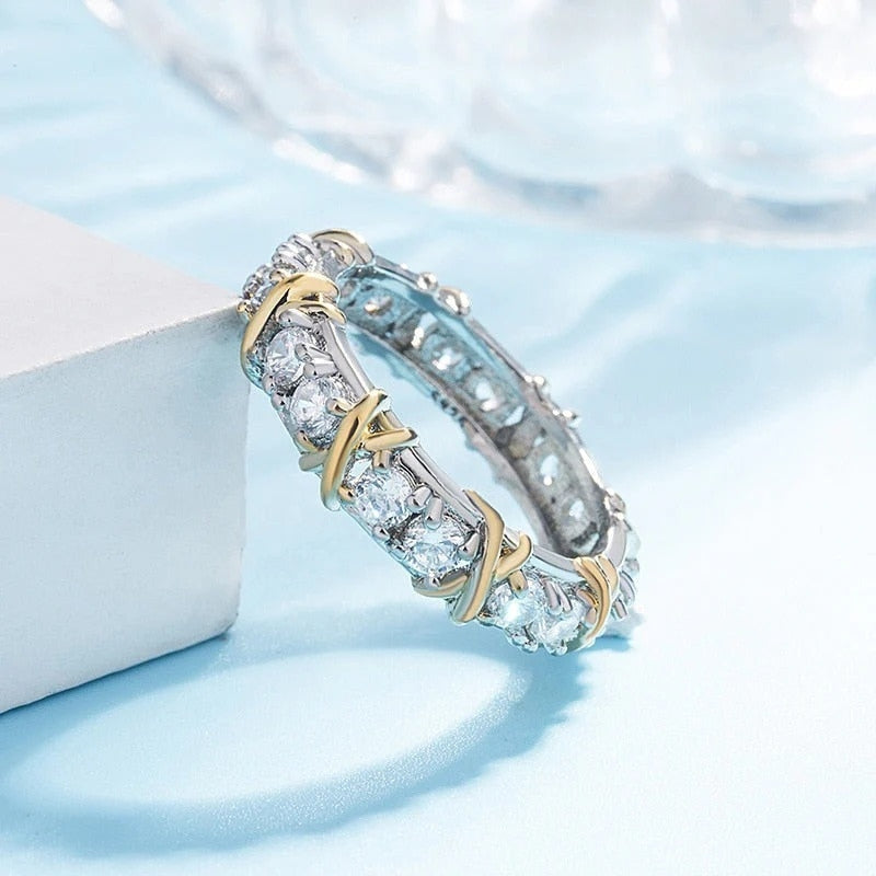 Olivia – Radiant Design Ring
