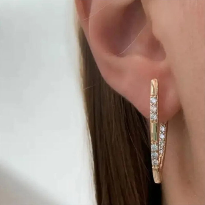 Ava – V-Shaped Earrings