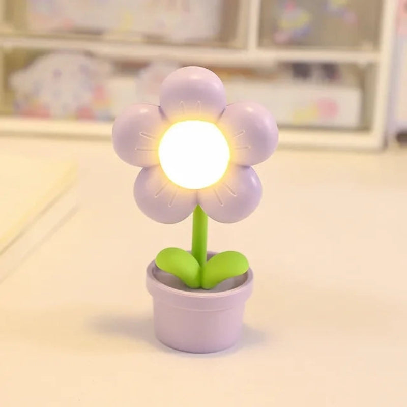 FloraGlow – Flower-shaped Table Lamp with Soft Light