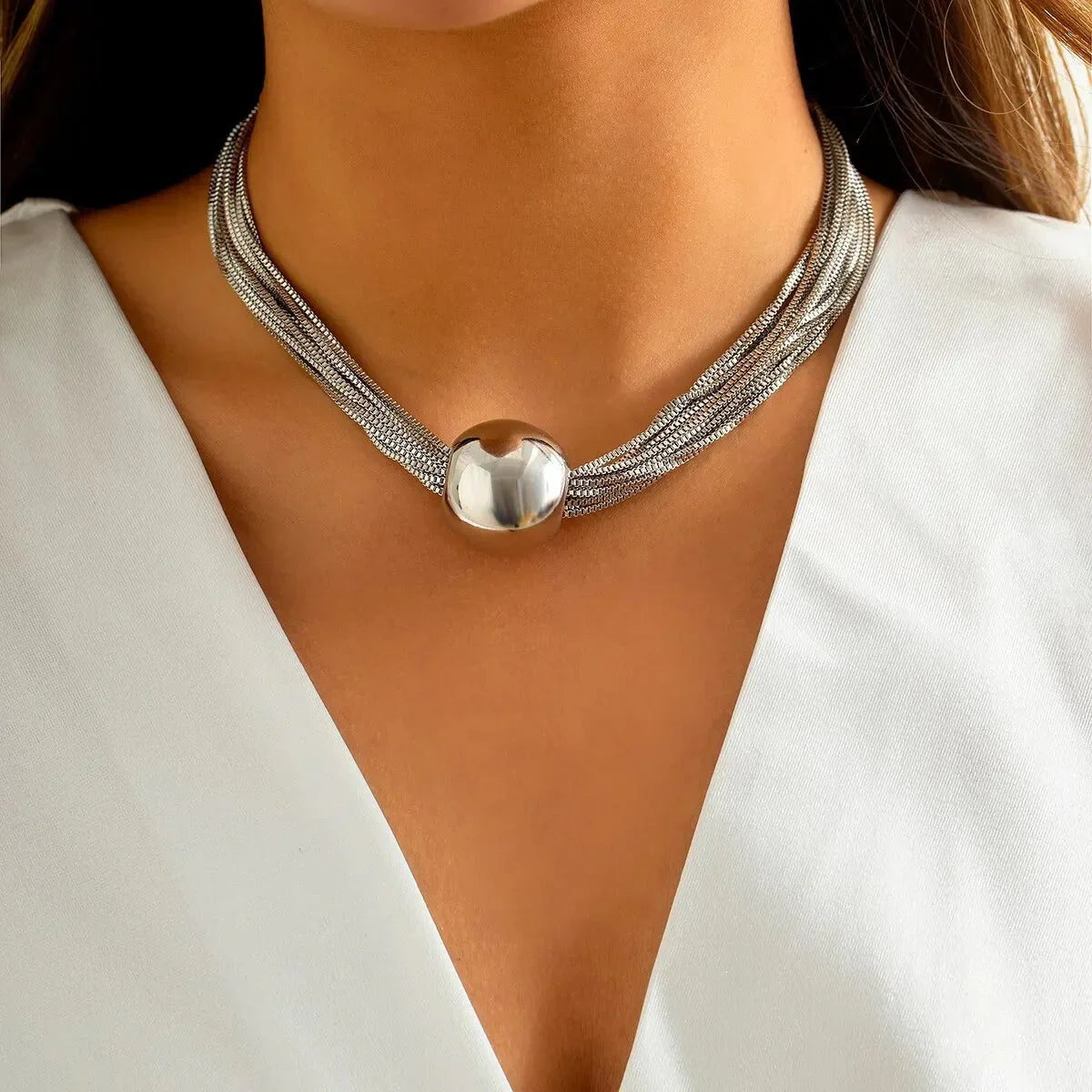 Olivia – Decorative Round Necklace with Adjustable Design