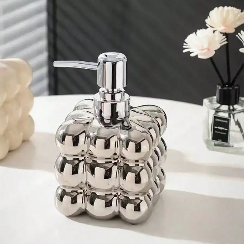 BubbleFlow – Square Soap Dispenser with Bubble Design
