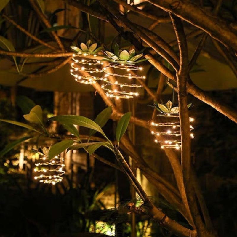SolarPine – Decoratieve LED Lamp met Zonne-ananas Ontwerp Velani