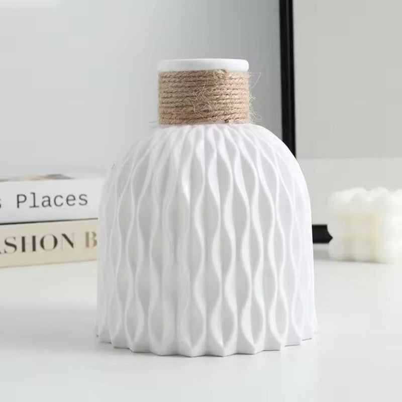 TropiKnot – Decorative Flower Vase with Pineapple-Inspired Design