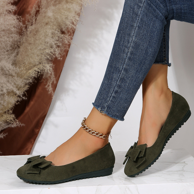 Women’s Slip-On Ballet Flats with Round Toe and Bow Detail