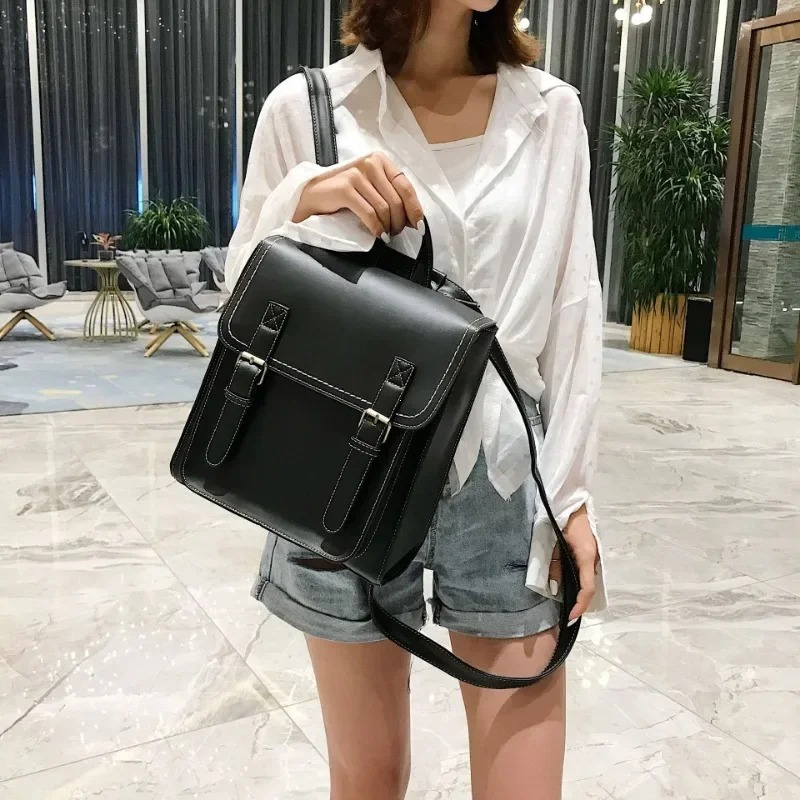 Blythe – Multifunctional Backpack with Adjustable Shoulder Straps & Buckle Closure