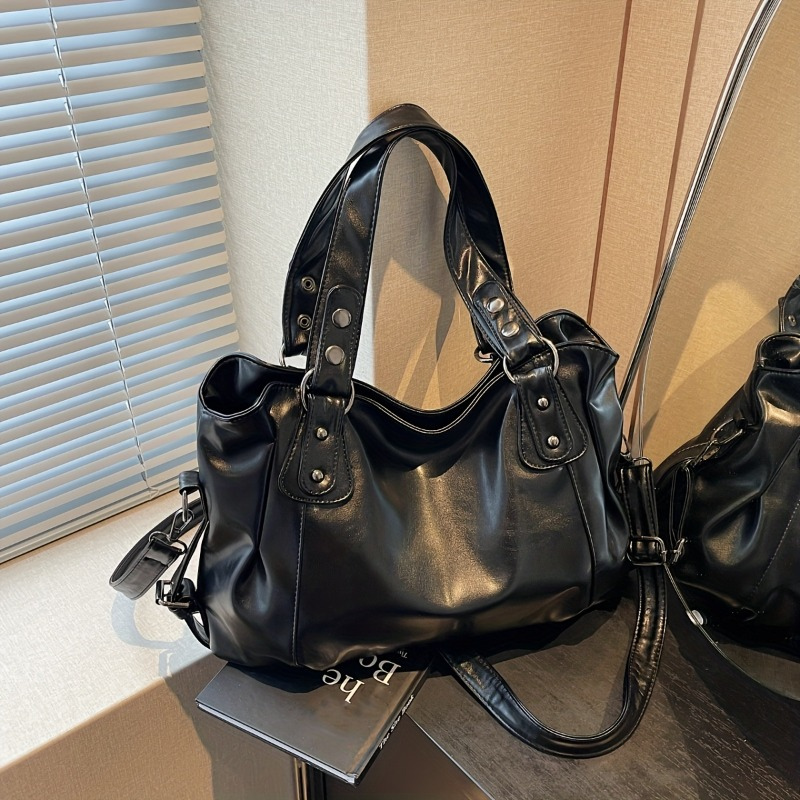 Women’s Handbag with Multi-Compartment Layout