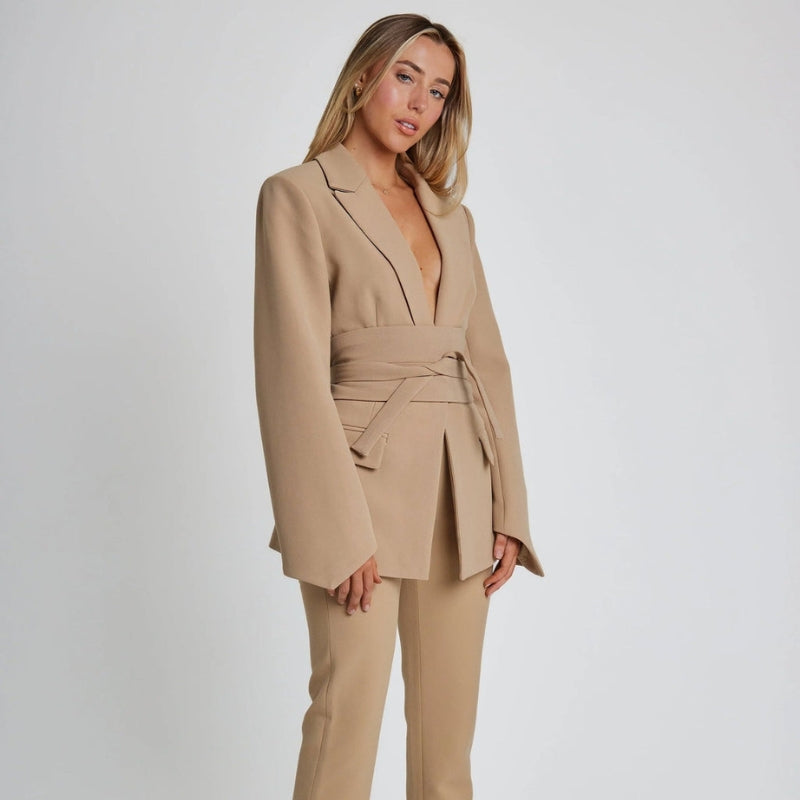 Olivia – Blazer met reverskraag, ceintuur en lange mouwen Velani