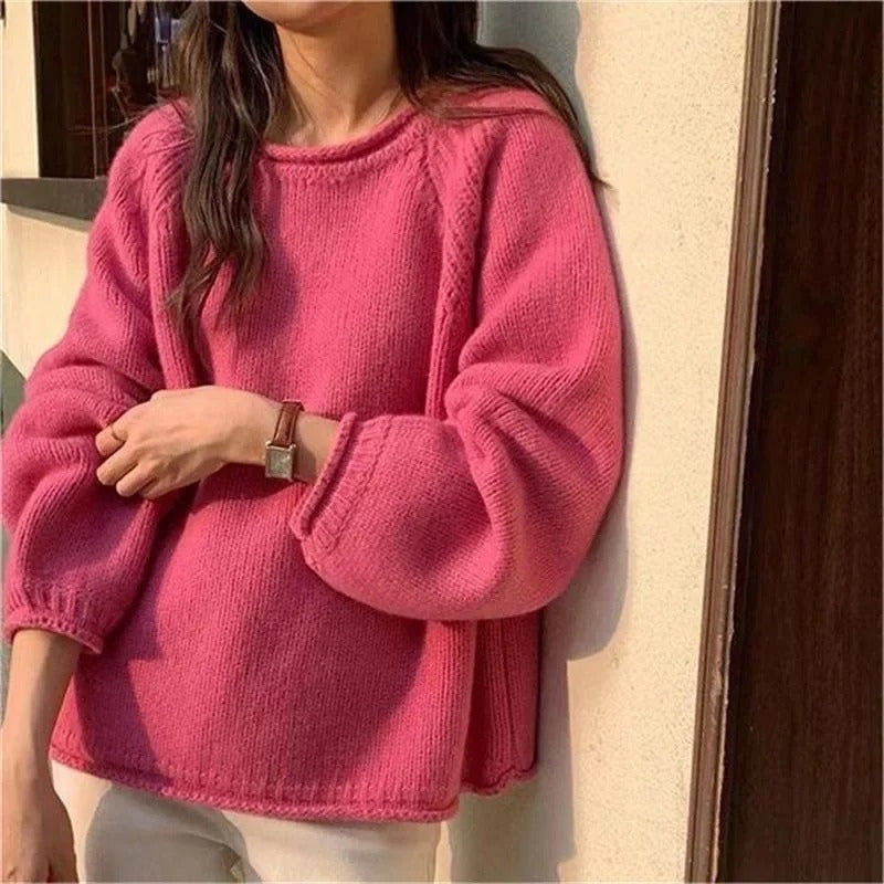 Zoe – Long Sleeve Sweater with Round Neck Design