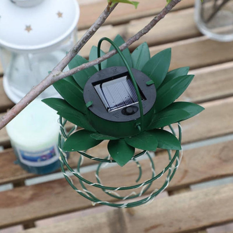 SolarPine – Decoratieve LED Lamp met Zonne-ananas Ontwerp Velani