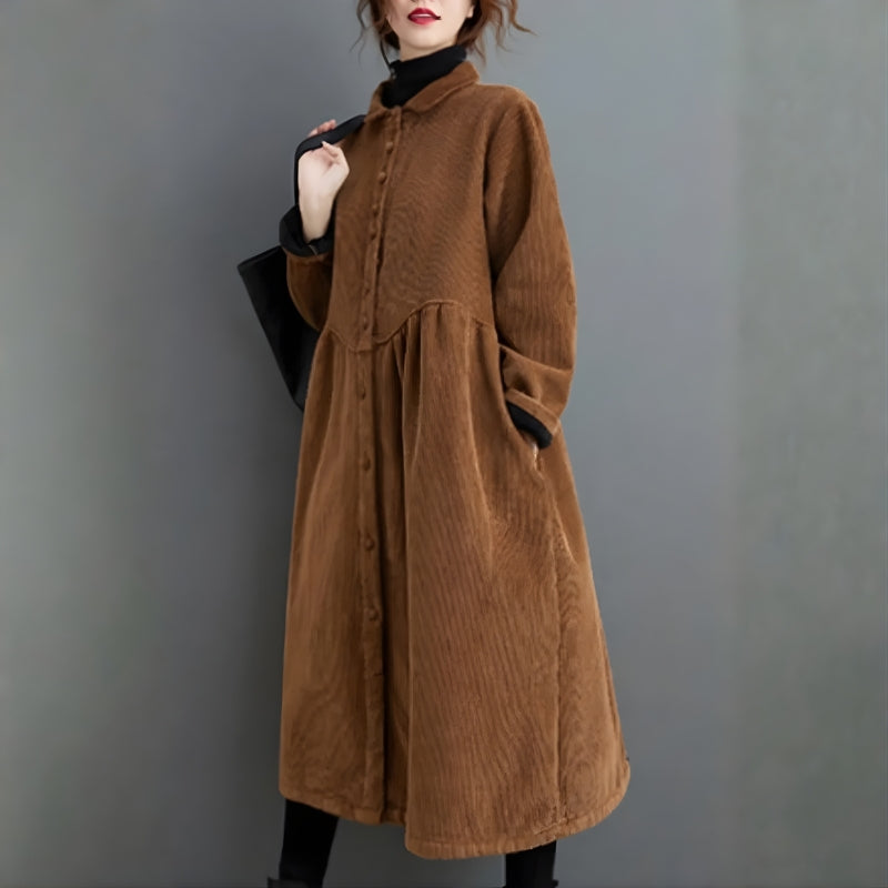 Evelyn – Long Coat with a Wrap Collar and Button Closure