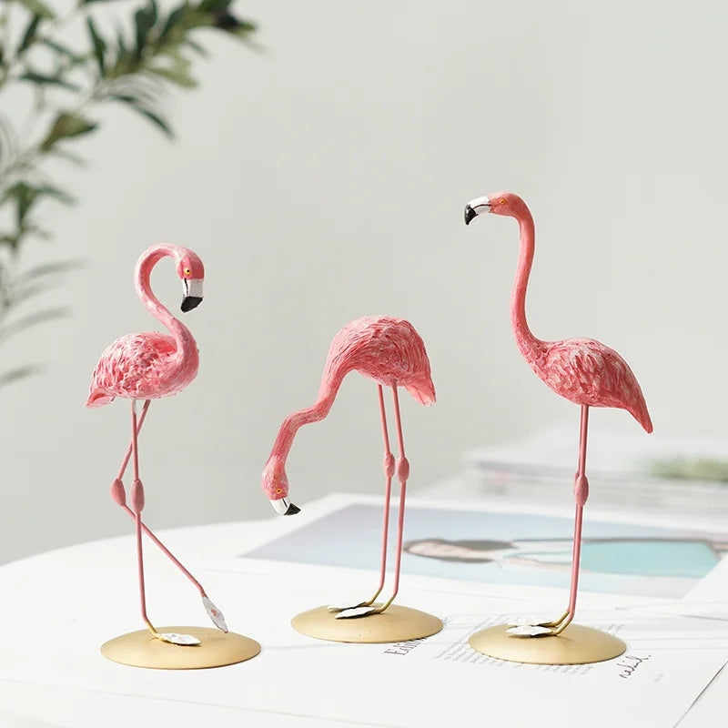 LumaNest – Decorative Ornament with Flamingo Figure