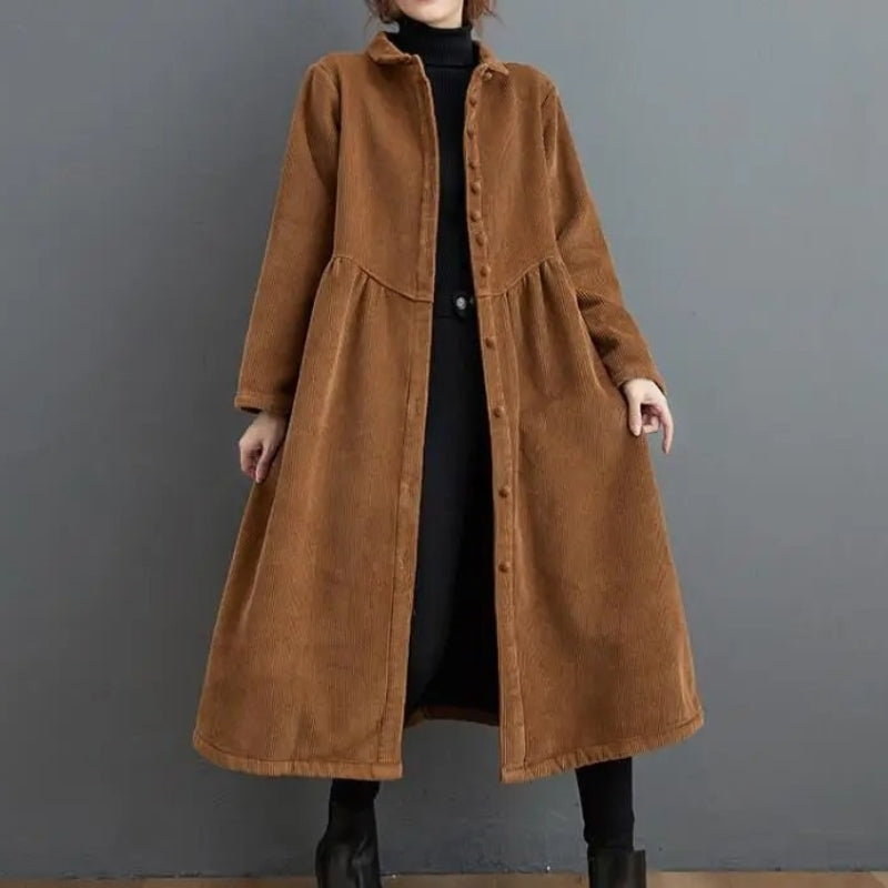 Evelyn – Long Coat with a Wrap Collar and Button Closure