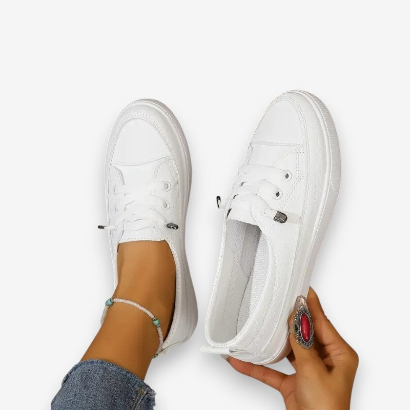 Amelia – Round Toe Flats With Adjustable Laces Design