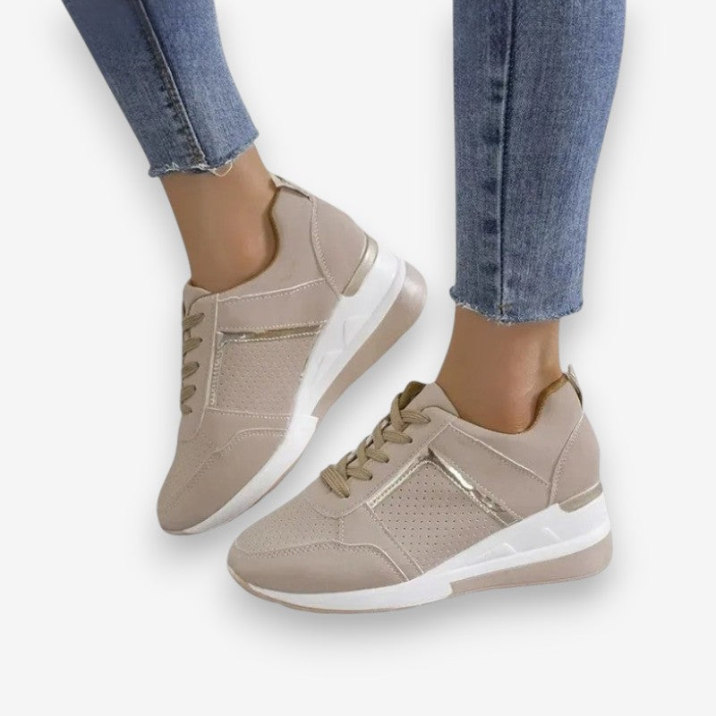 Nina – Round Toe Boots With Adjustable Laces And Breathable Design