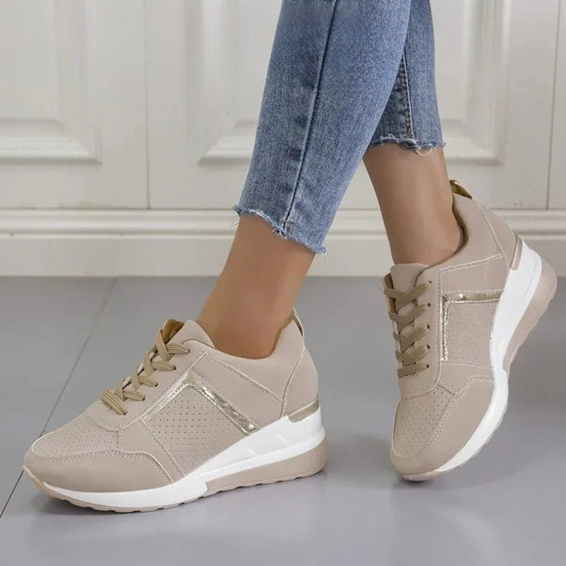 Nina – Round Toe Boots With Adjustable Laces And Breathable Design