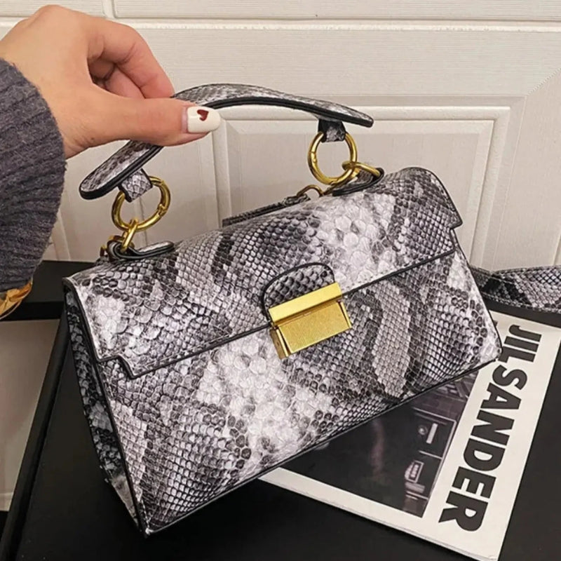 Bella – Handbag with Adjustable Shoulder Strap and Print