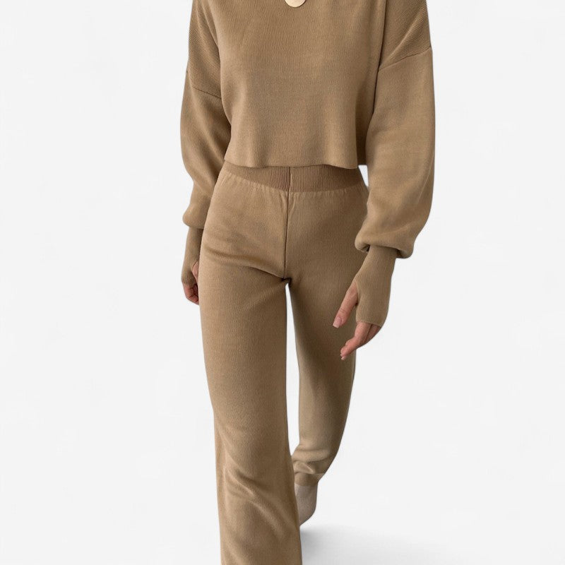 Kathy – Elegant tweedelig coltrui-setje met wijde broek Velani