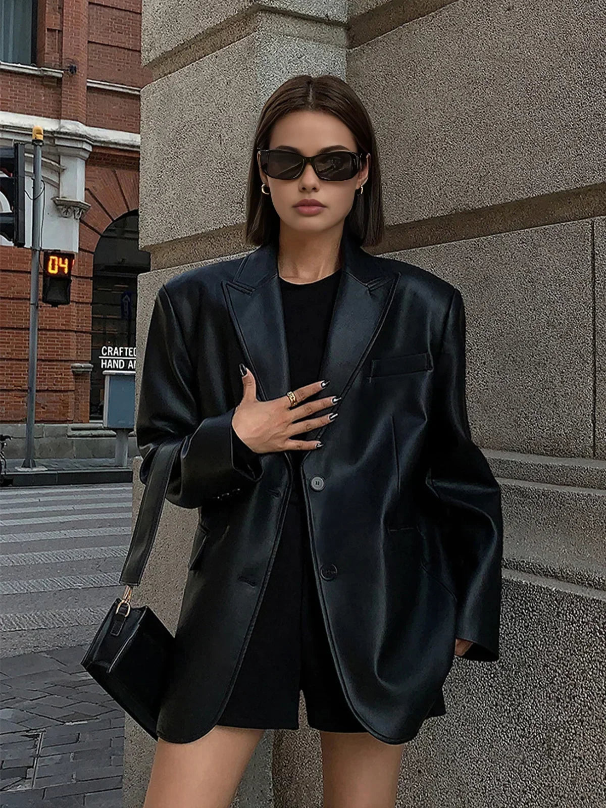 Vent - Women's Oversized Blazer with Notched Lapel Collar