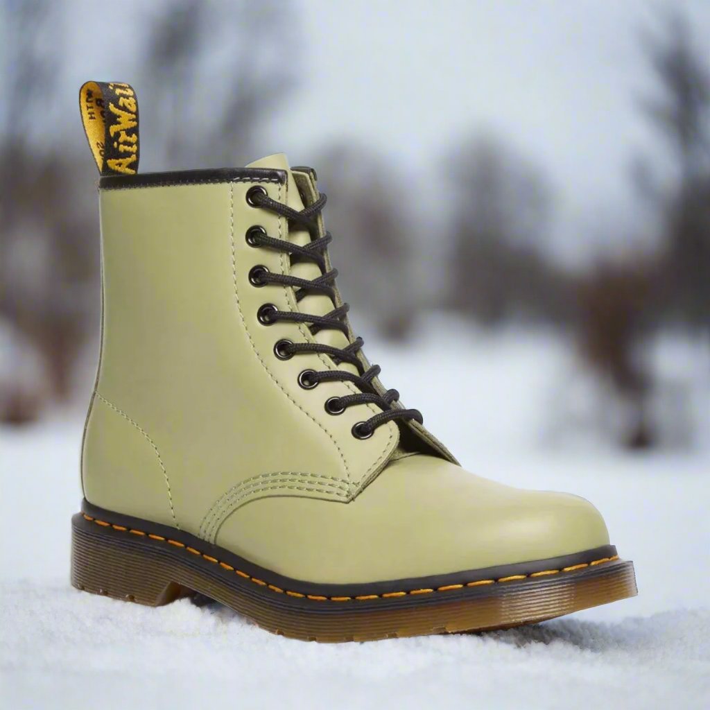 Ravellor – Round Toe Boots with Lace Closure