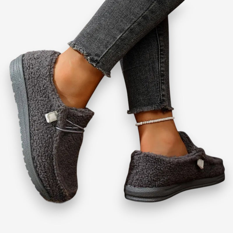 Mia – Round Toe Shoes with Slip On Design