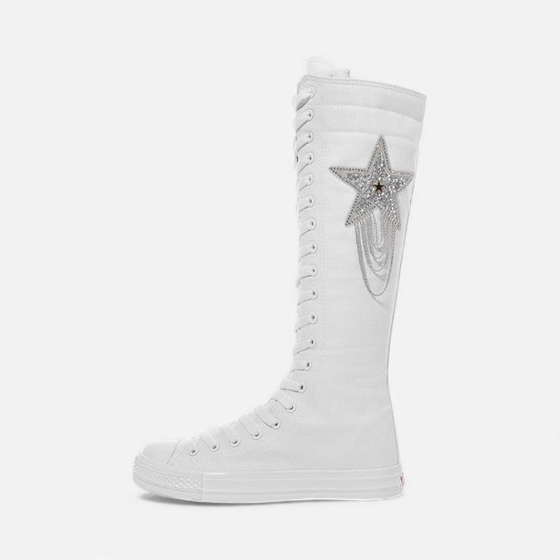 Clara – High boots with lace-up and flat sole design