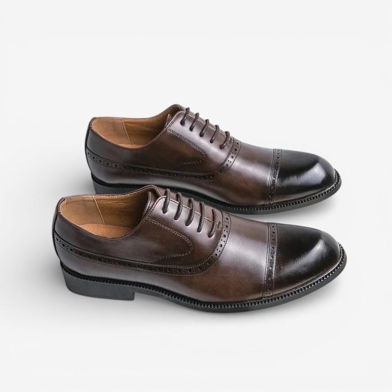 Jason – Round Toe Shoes with Adjustable Laces Design