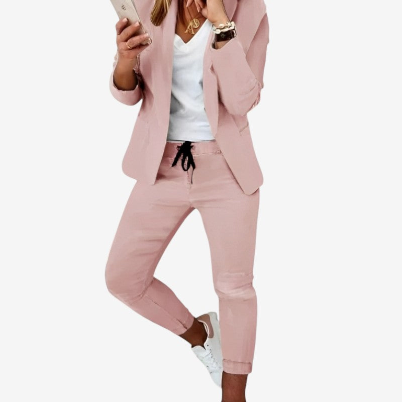 Camila – Pak met lange mouwen, blazer en broek met omgeslagen kraag Velani