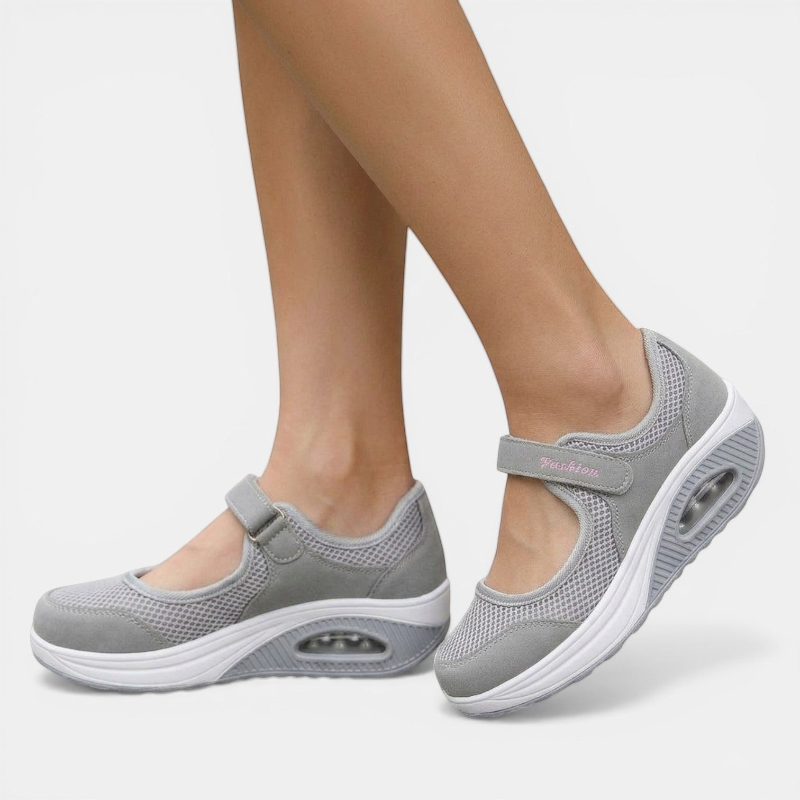 Men's Stylish Ventilated Round Toe Sneakers