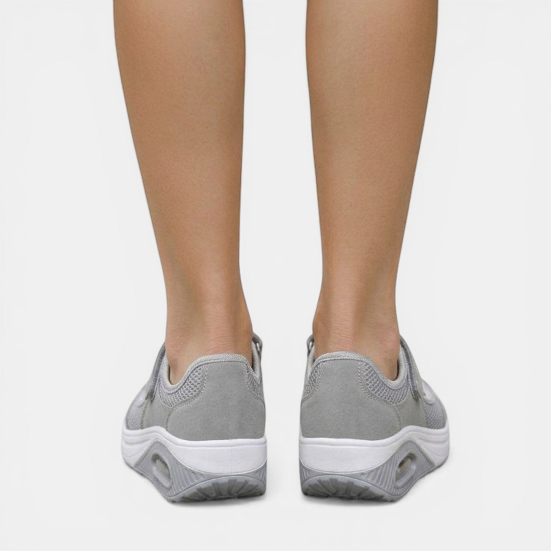 Men's Stylish Ventilated Round Toe Sneakers