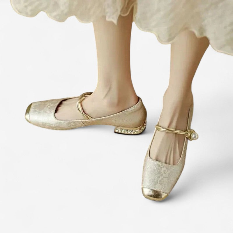 Hazel – Sandalen met lage hak en ronde neus Velani