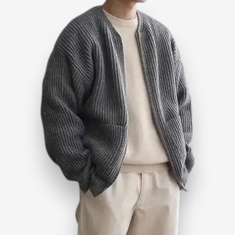 Leo – Long Sleeve Jacket with Zipper Closure and Round Neck