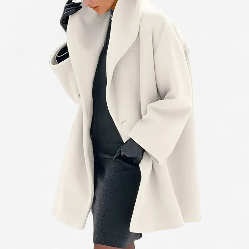 Amelia – Getailleerde Trenchcoat met Capuchon en Enkelvoudige Knopensluiting Velani